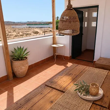 Ostello Moana Surf House *